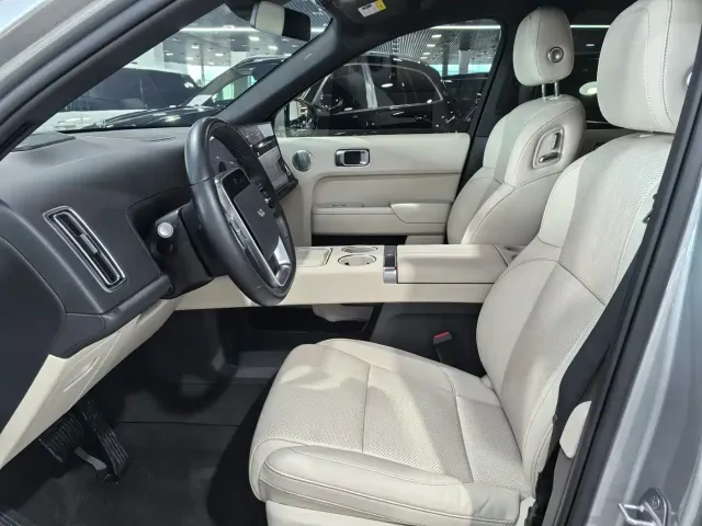 Li Auto L8 — Фото автомобиля 5