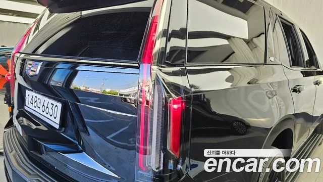 Cadillac Escalade 5th Gen — Фото автомобиля 8
