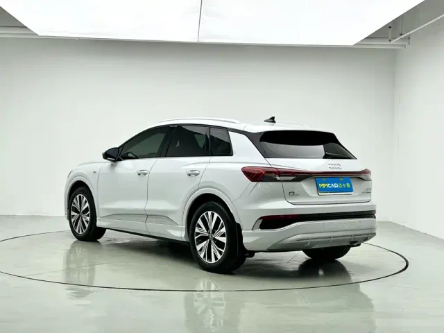 Audi Q4 e-tron — Фото автомобиля 2