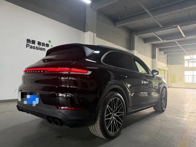 Porsche Cayenne — Фото автомобиля 8