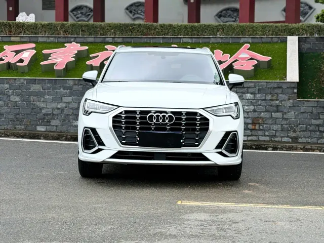 Audi Q3 — Фото автомобиля 2