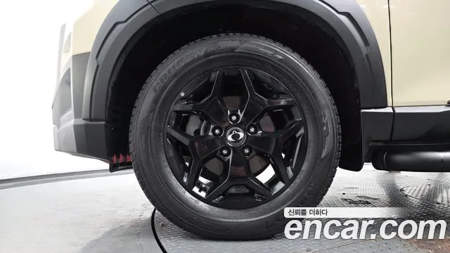 KG_Mobility_Ssangyong Rexton Новый Rexton Sport Khan Дизель 2.2 4WD — Фото автомобиля 5