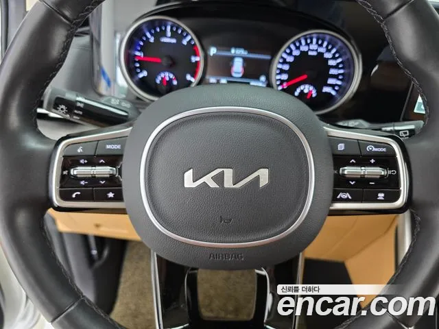 Kia Canival Carnival 4 поколение 9 мест Prestige — Фото автомобиля 18