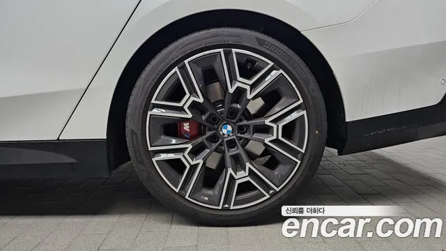 BMW 5-Series 5 серия (G60) 530i xDrive M Sport Pro Special Edition — Фото автомобиля 19