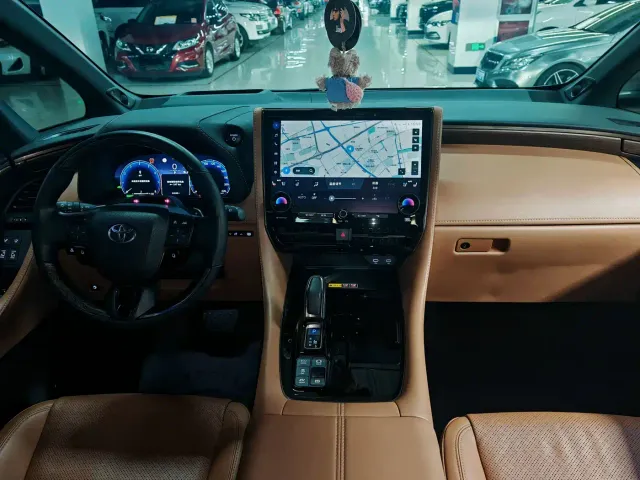 Toyota Alphard — Фото автомобиля 8
