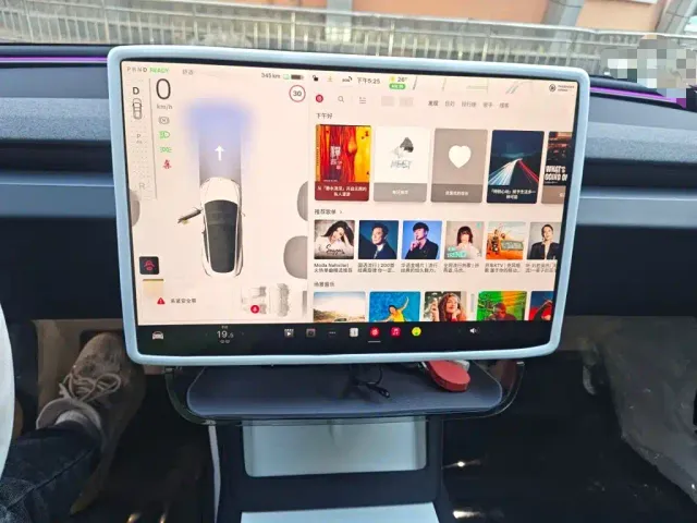 Tesla Model 3 — Фото автомобиля 9