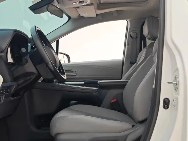 Toyota Granvia — Фото автомобиля 7