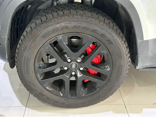 Land Rover Defender — Фото автомобиля 8