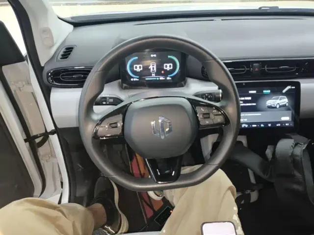 Leapmotor T03 — Фото автомобиля 10