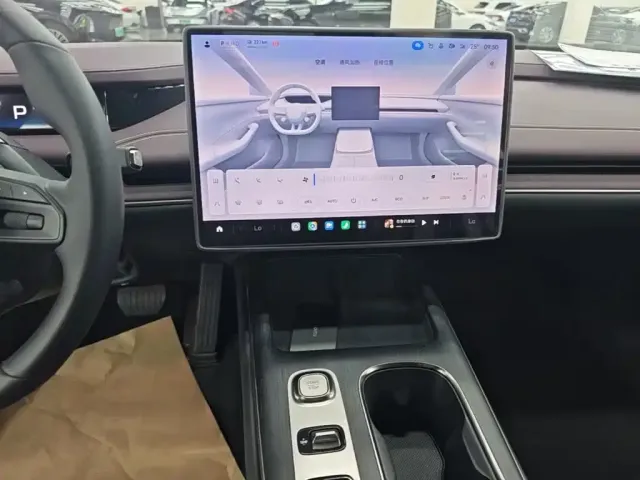 Xiaomi SU7 — Фото автомобиля 8