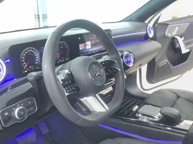 Mercedes-Benz A-Class — Фото автомобиля 16