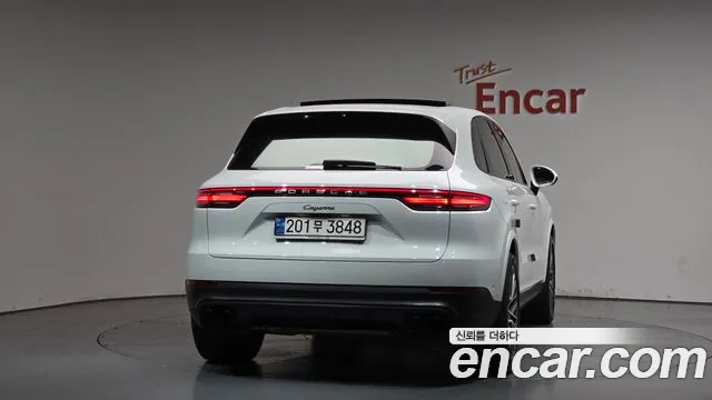 Porsche Cayenne — Фото автомобиля 4
