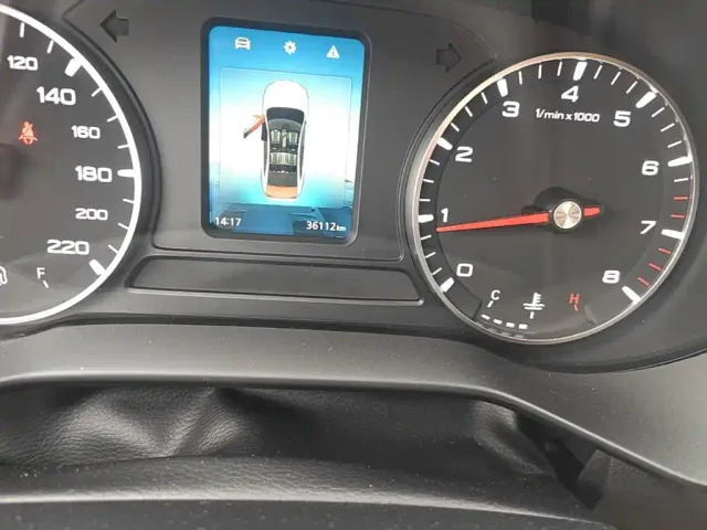 Roewe i5 — Фото автомобиля 16