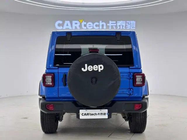 Jeep Wrangler — Фото автомобиля 6