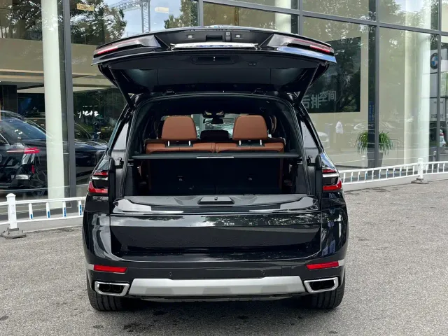 BMW X7 — Фото автомобиля 4