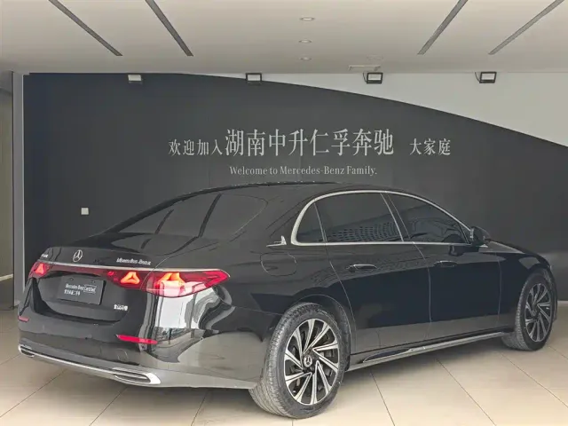 Mercedes-Benz E-Class — Фото автомобиля 6