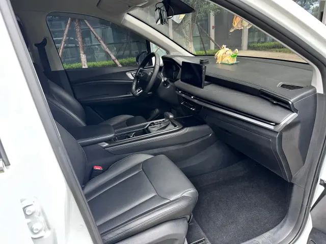 Wuling Jiachen — Фото автомобиля 11