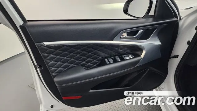Genesis G70 — Фото автомобиля 24