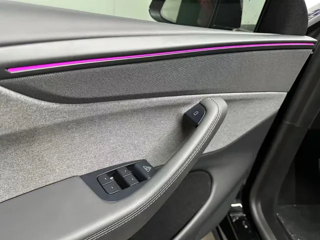 Tesla Model Y — Фото автомобиля 14