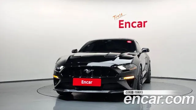 Ford Mustang — Фото автомобиля 3