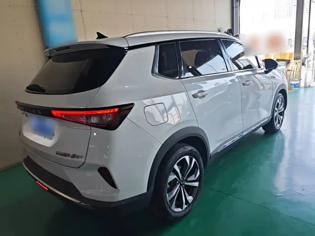 Wuling Asta — Фото автомобиля 6