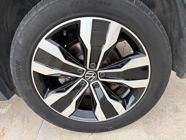 Volkswagen Tiguan L 2022 330TSI Auto 2WD R-Line Premium Edition — Фото автомобиля 15