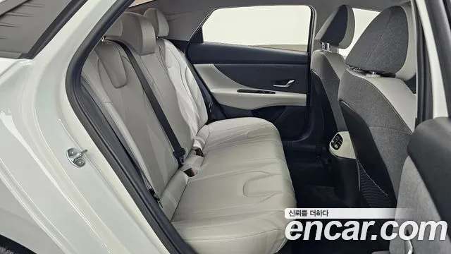 Hyundai Avante CN7 — Фото автомобиля 12