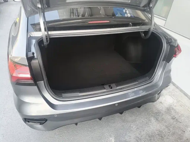 Roewe i5 — Фото автомобиля 18