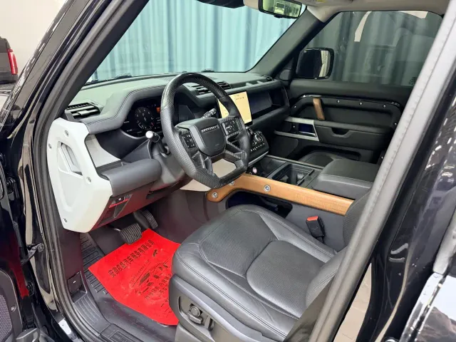 Land Rover Defender — Фото автомобиля 5