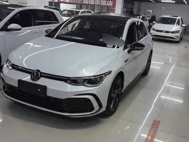Фотография автомобиля — Volkswagen Golf
