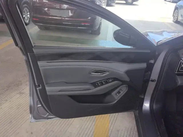BYD Qin L — Фото автомобиля 7