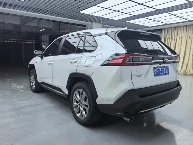 Toyota Wildlander — Фото автомобиля 6
