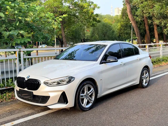Фотография автомобиля — BMW 1 Series