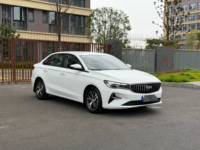 Geely Emgrand — Фото автомобиля 3