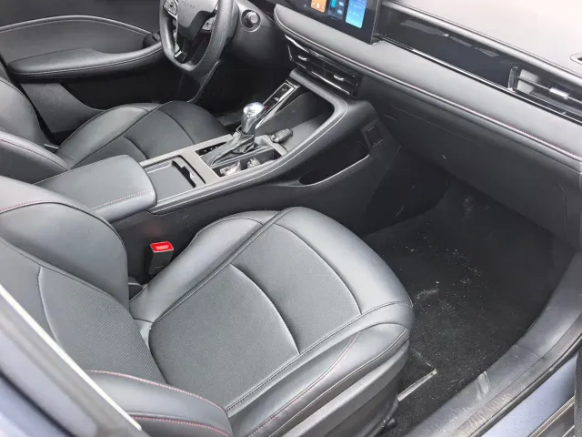 Roewe i5 — Фото автомобиля 13