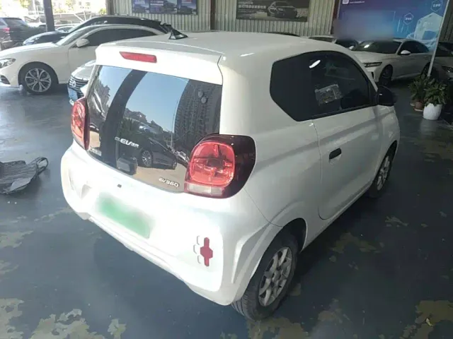 Roewe Clever — Фото автомобиля 6