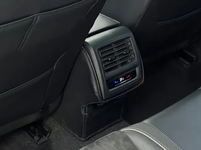 Volkswagen Golf — Фото автомобиля 12
