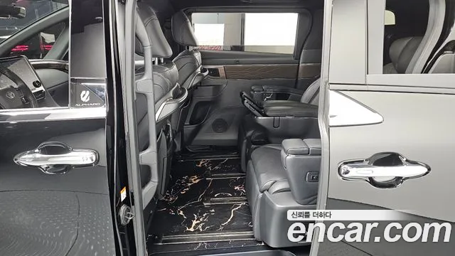 Toyota Alphard — Фото автомобиля 9
