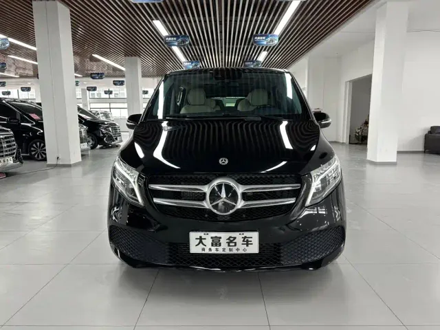 Mercedes-Benz V-Class — Фото автомобиля 2
