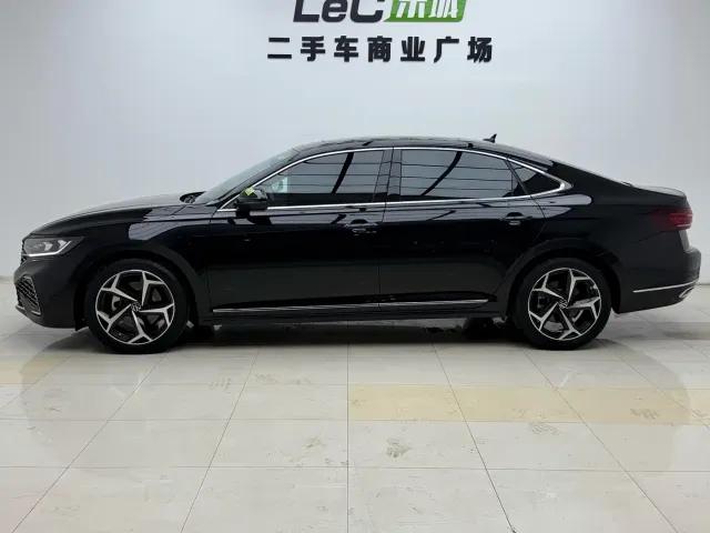 Volkswagen Passat — Фото автомобиля 4