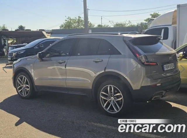 Cadillac XT4 — Фото автомобиля 4