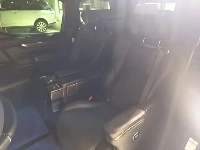 Toyota Alphard — Фото автомобиля 16