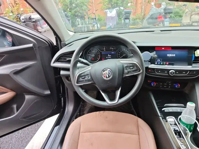 Buick Regal — Фото автомобиля 11