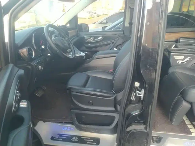 Mercedes-Benz V-Class — Фото автомобиля 14
