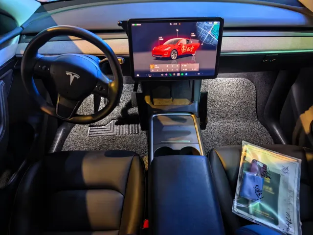 Tesla Model Y — Фото автомобиля 5