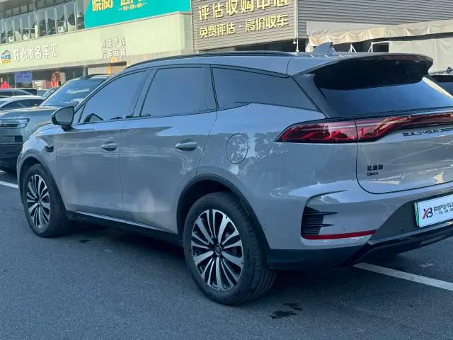 BYD Tang — Фото автомобиля 4