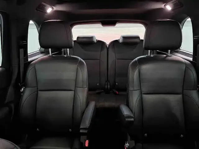 Li Auto L8 — Фото автомобиля 12