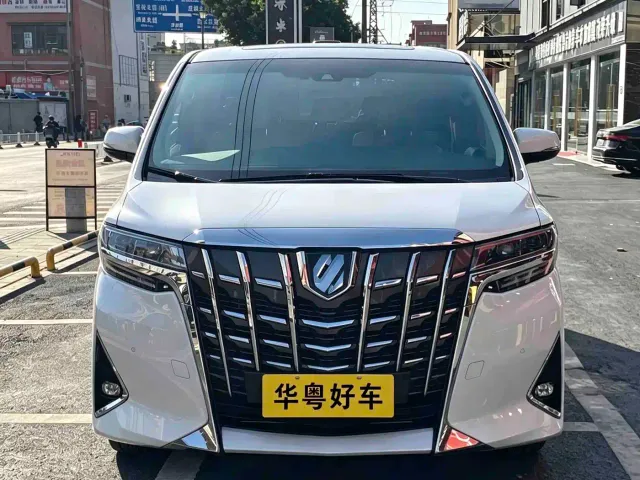 Toyota Alphard — Фото автомобиля 2