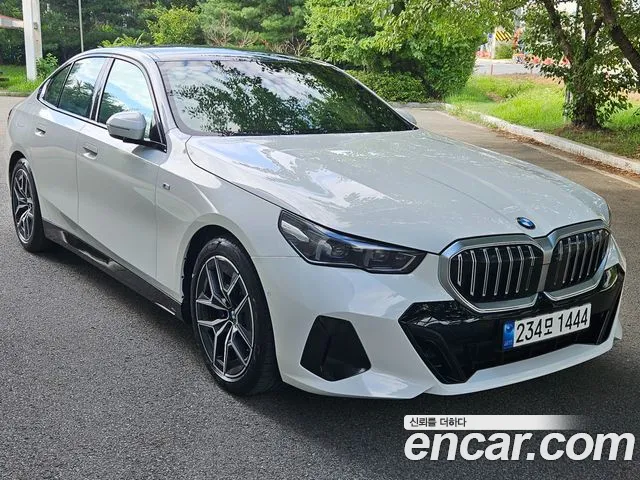 BMW 5-Series — Фото автомобиля 2