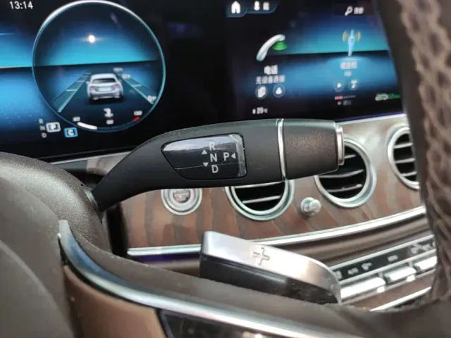 Mercedes-Benz E-Class — Фото автомобиля 13